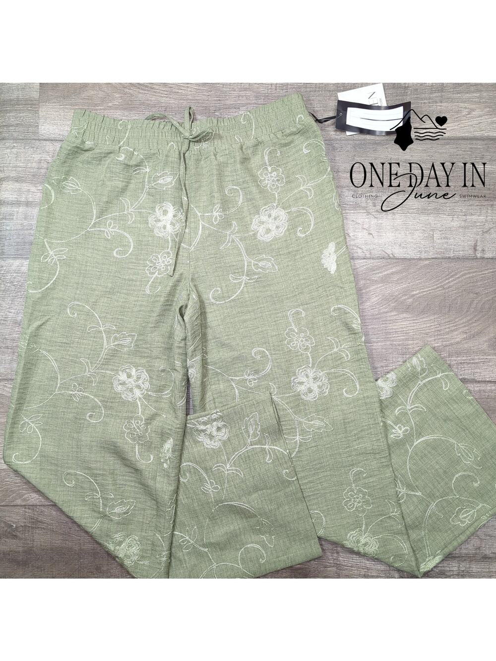 Wren Embroidered Draw String Wide Leg Pants Size M